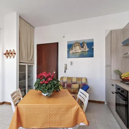 Holiday home Locazione Turistica App- Di Levante